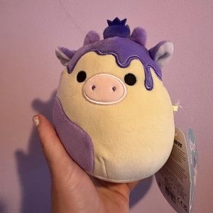 Benito the cute 5” blueberry syrup cow squishmallows Claire’s exclusive